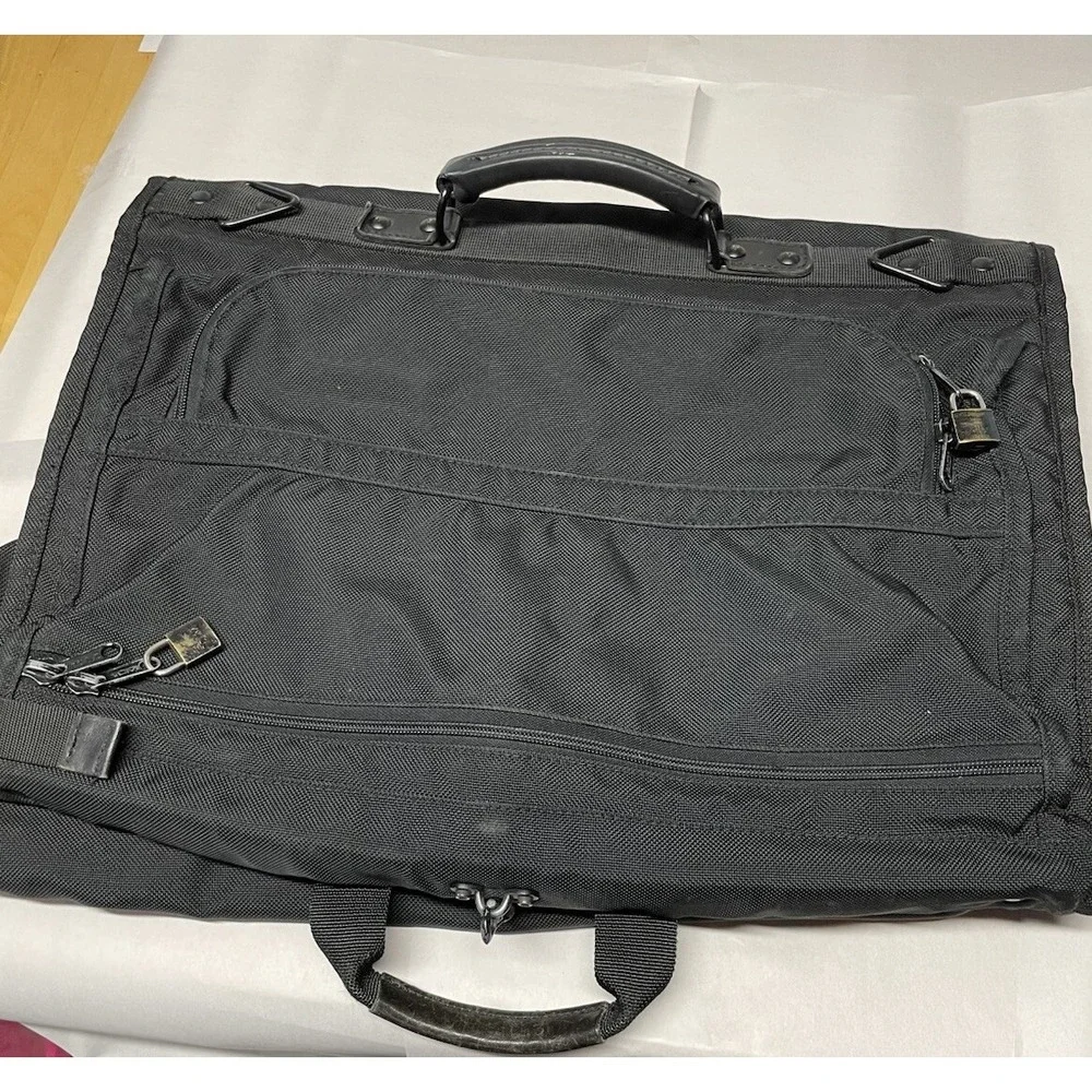 Tumi Ballistic Nylon Carrying Strap Folding Garment Bag 23x20x5